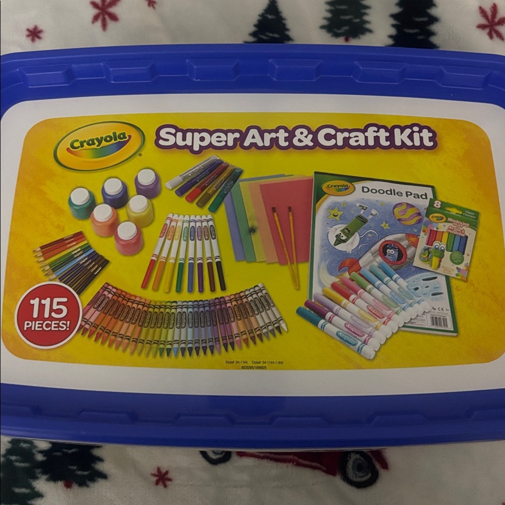 Crayola Super Art & Craft Kit - Blue‎ and Yellow - Picture 8 of 8